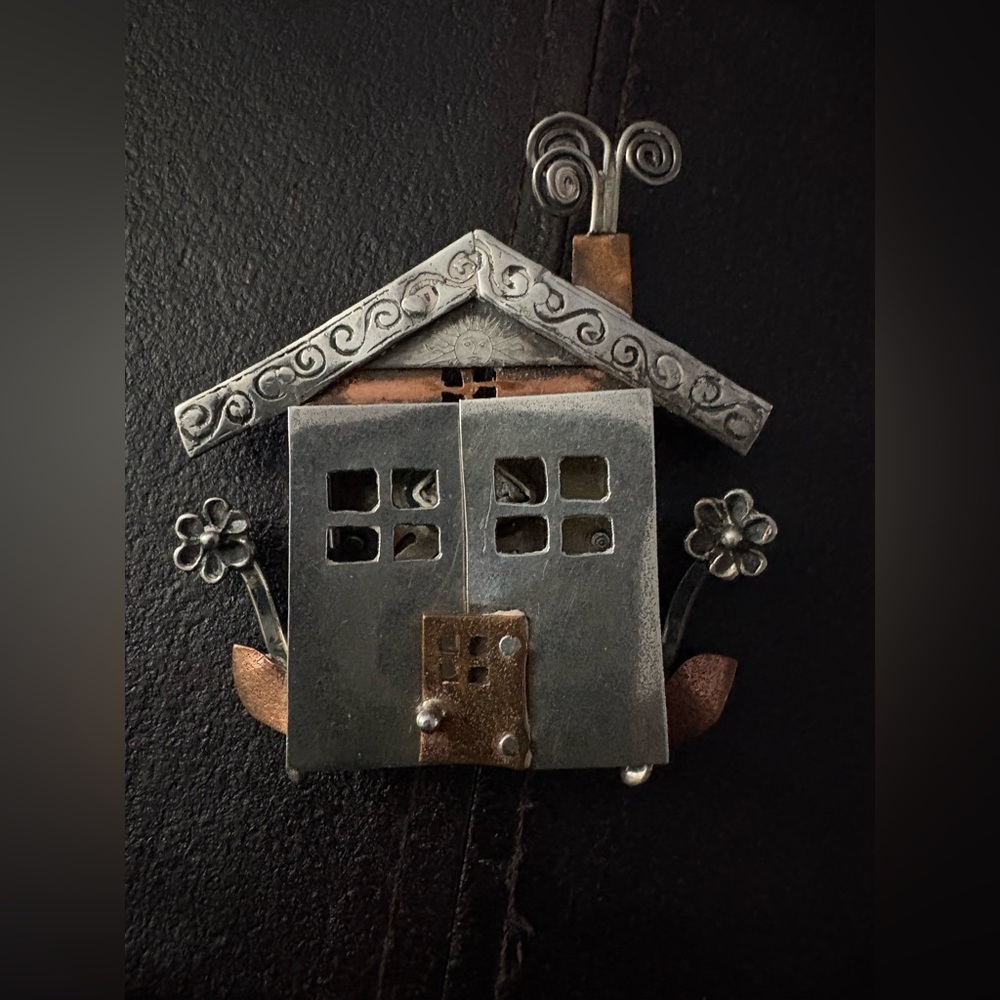 Vintage Artistic House Brooch